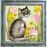 Кошка среди тюльпанов Канва с нанесенным рисунком Чарівниця E-23