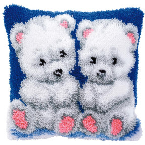 Детеныши белого медведя Набор для вышивания подушки (ковровая техника) Vervaco PN-0014150