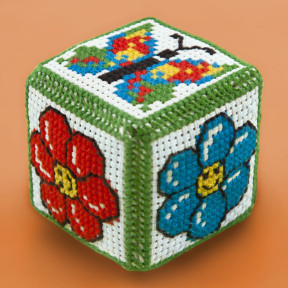 Бабочки Набор для вышивания брелока-кубика Biscornu B-105